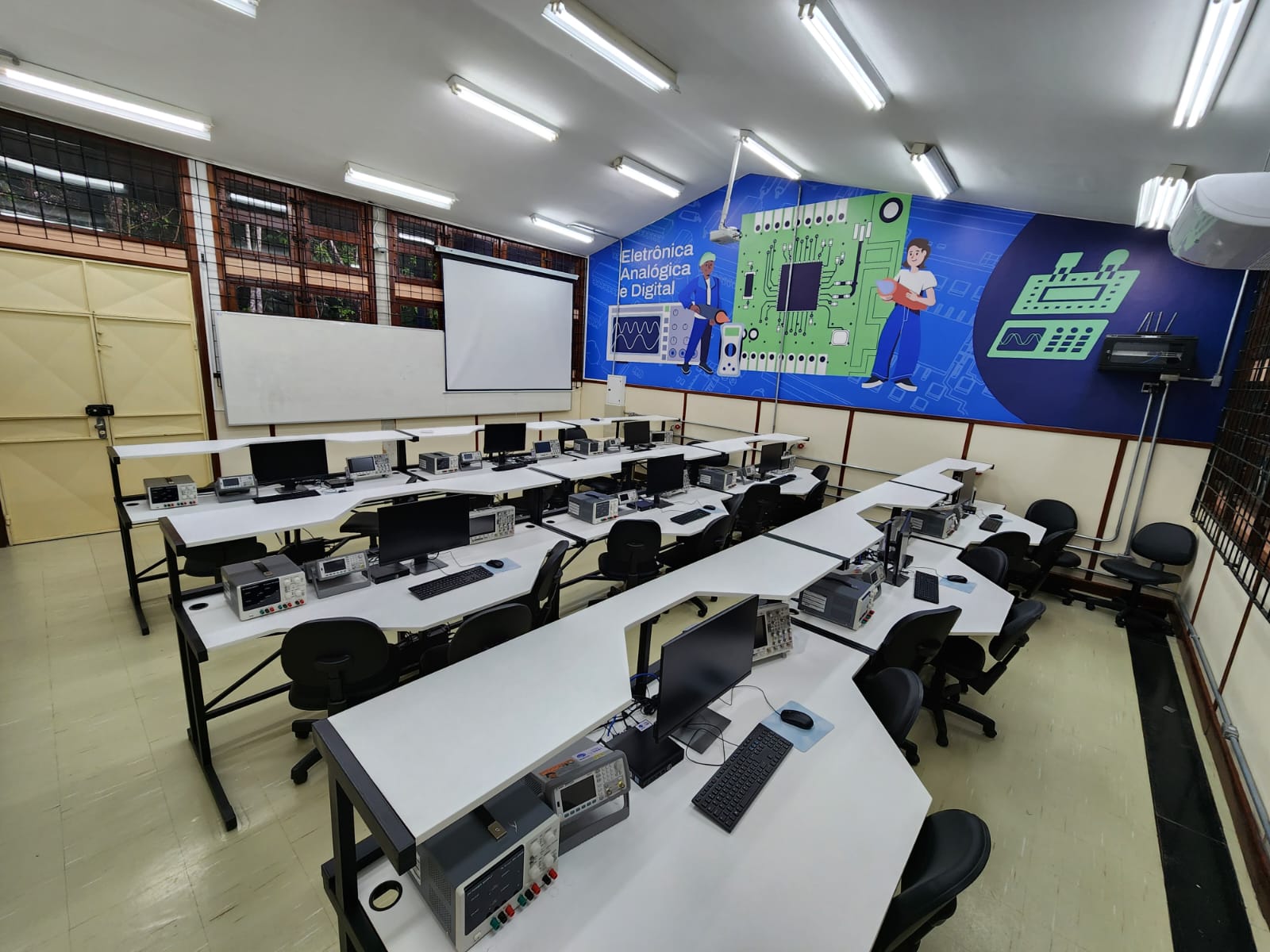 Laborat&oacute;rio de Eletr&ocirc;nica II