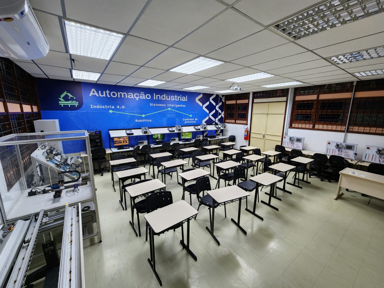 Laborat&oacute;rio de Eletr&ocirc;nica III